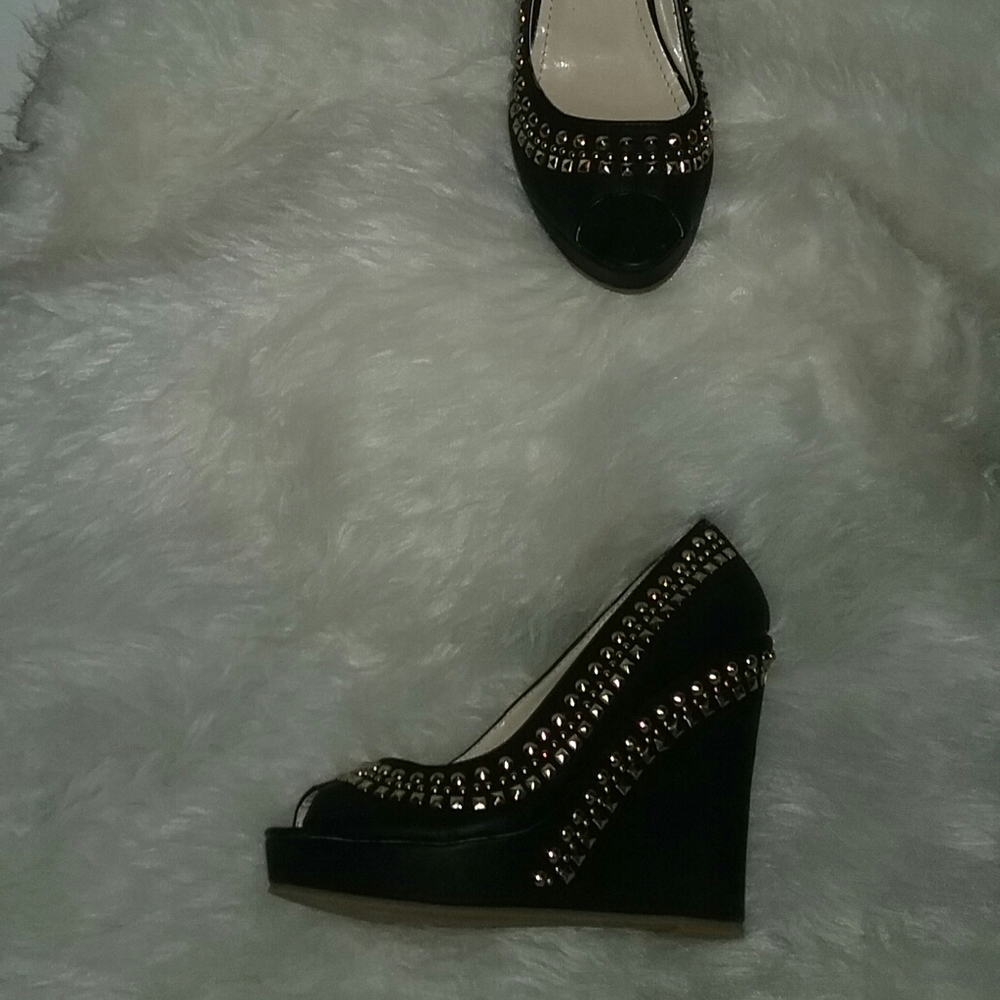 Shoes/ROSETTE sz 6 blk w studs